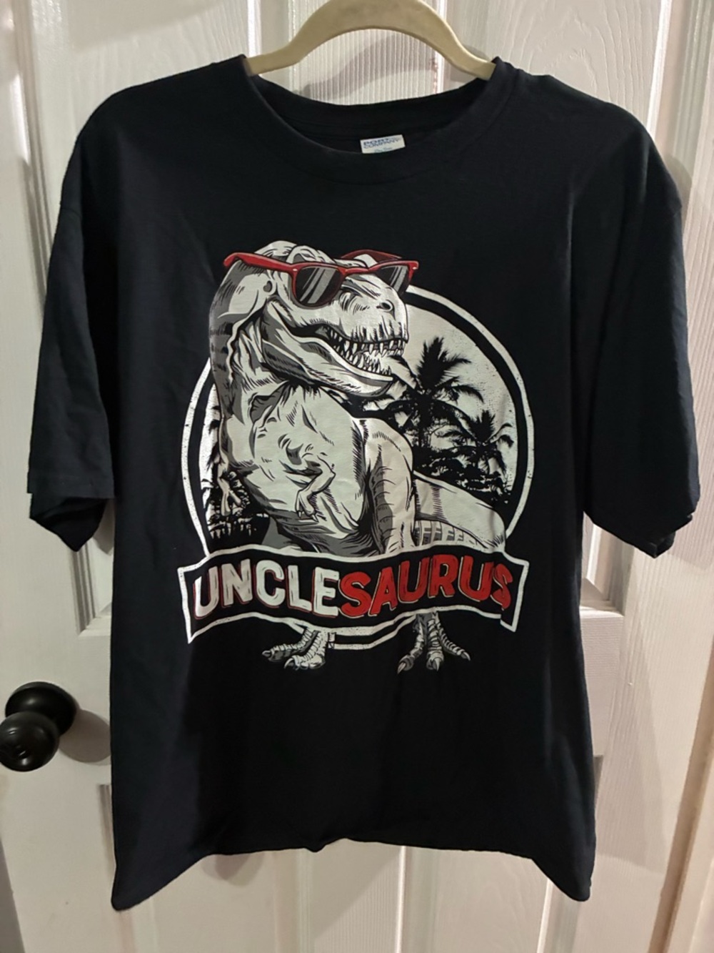 Men’s XL Uncle Dinosaur T-shirt